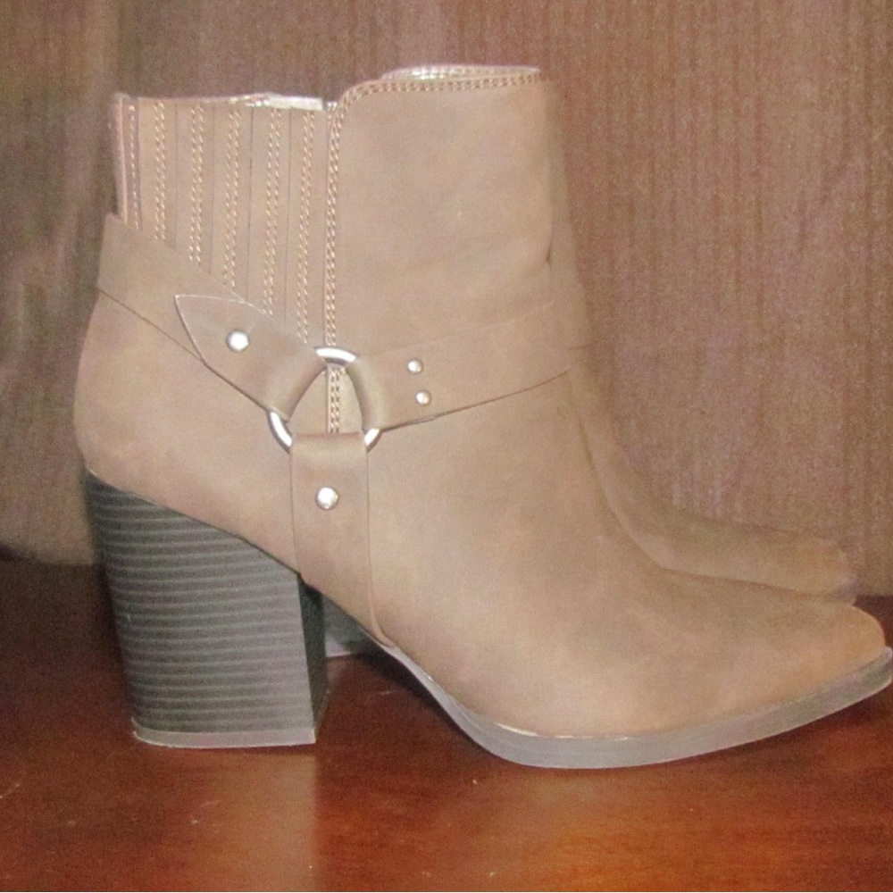 Stylish Brown Heeled Boots